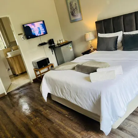 Woods Guest House-3