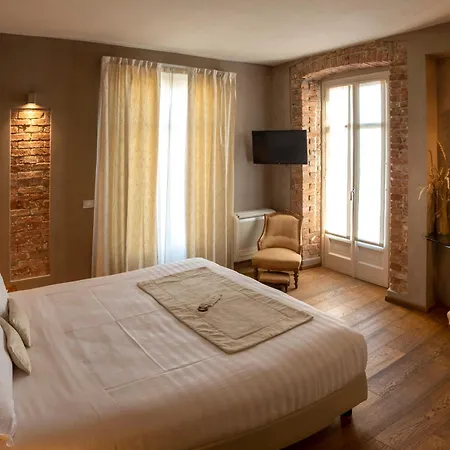 Rocche Costamagna Art Suites-2