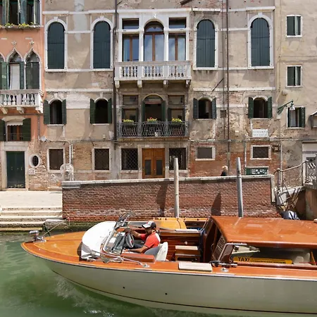 Palazzo San Firmino Historic Palace All Suite Canal View-2
