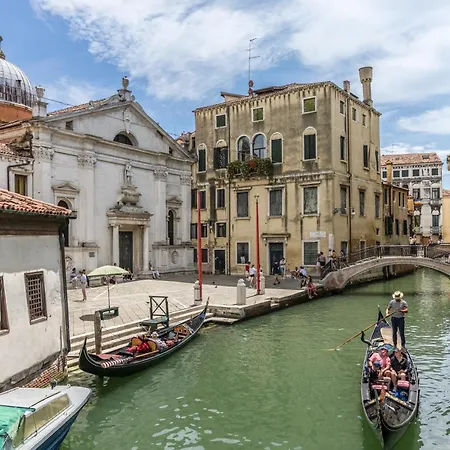 Palazzo San Firmino residenza storica all Suite Canal View-3