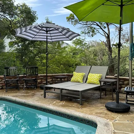 The Rivery Retreat, Choose From Luxury Guesthouse Cabin Or Poolside Suite In Lake Austin Hill Country-3