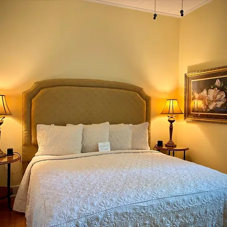 Anchuca Historic Mansion & Inn-2