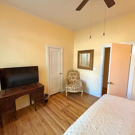 Anchuca Historic Mansion & Inn-3