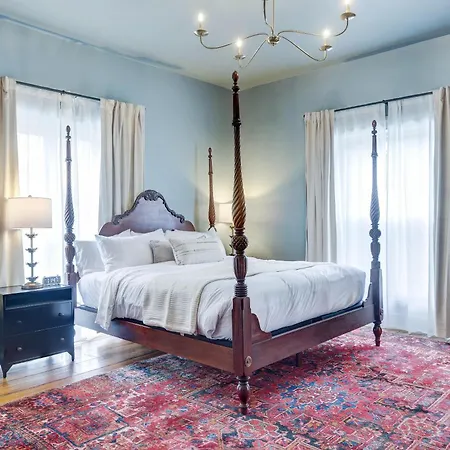 200 South Street Inn-3
