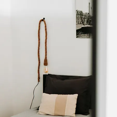 Bed And Breakfast Pakhuis Maassluis-3