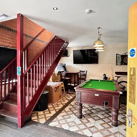 Shanahans B&B With Sports Bar-3