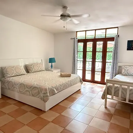 Contadora Island Inn-2