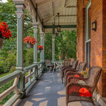 Hochelaga Inn-2
