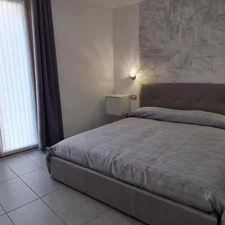 Elements B&B-3