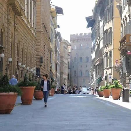 Antica Torre Di Via Tornabuoni 1-2
