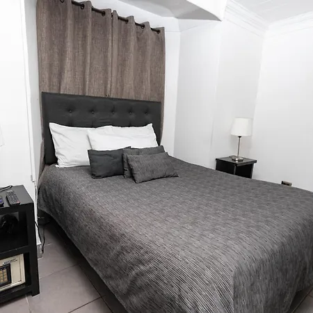 De Blasis Budget Rooms-3