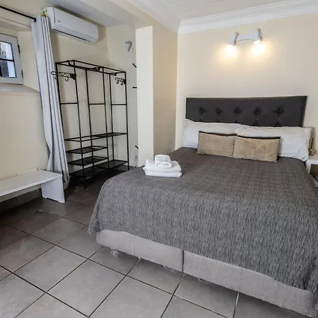 De Blasis Budget Rooms-2