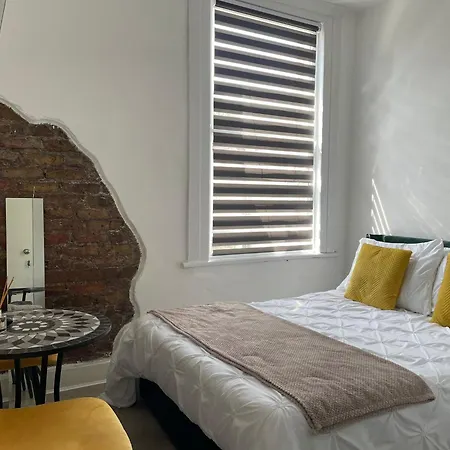 Tottenham City Stays, Opposite Seven Sisters Train Station-2