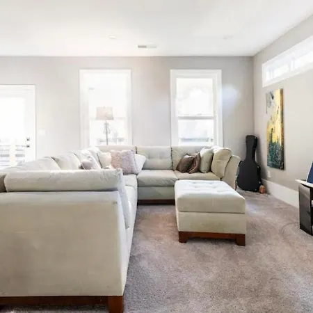 Mystic Falls Downtown Modern Farmhouse-3