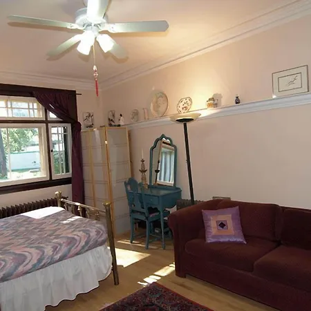 Downtown Bed And Breakfast-2