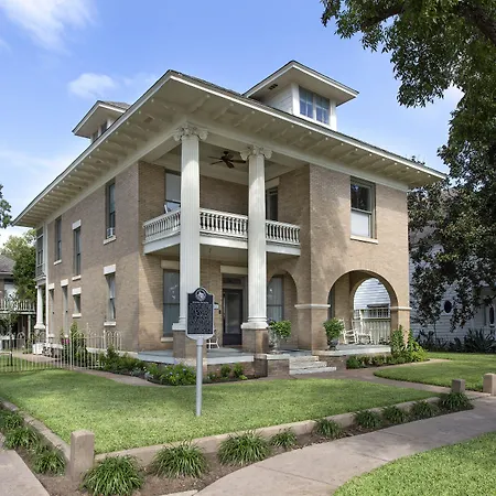Katy House Bed And Breakfast-2