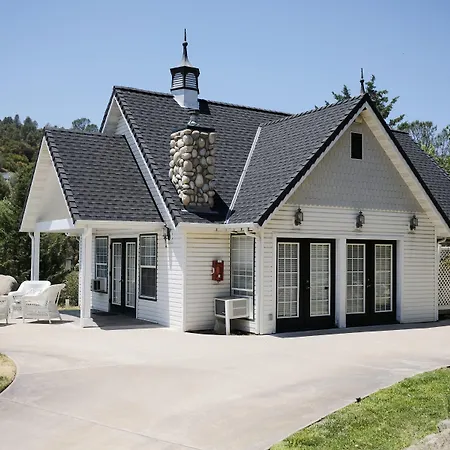 Hounds Tooth Inn-3