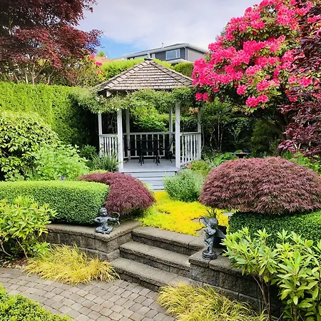 Crystal'S View Bed & Breakfast-2