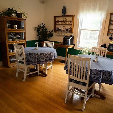 Garden Grove Inn Bed And Breakfast-3