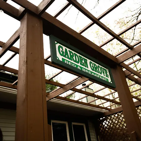 Garden Grove Inn Bed And Breakfast-2