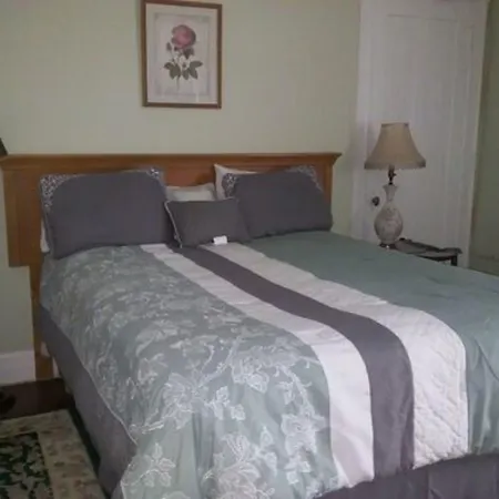 Six Acres Bed And Breakfast-3