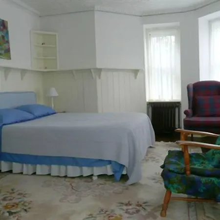 Fort Pl B&B And Gallery-2