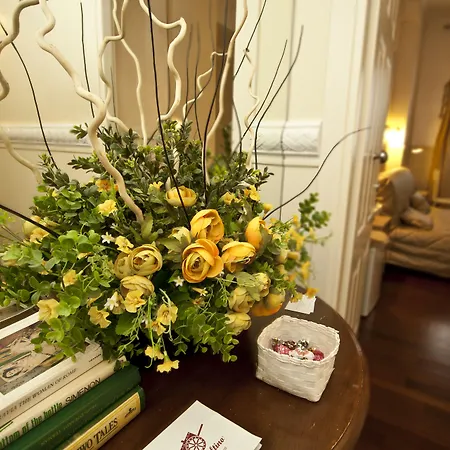 Le Suite Di Via Ottaviano - Suite In Rome B&B-3