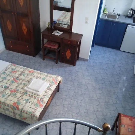 Roula Villa Studios & Apartments-3