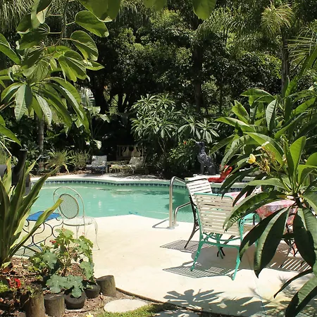 Heron Cay Lakeview Bed & Breakfast-3