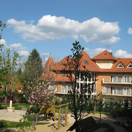 Sante Heviz-2
