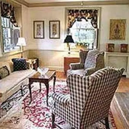 Wayside Inn Bed And Breakfast-2