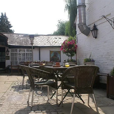 The Saracens Head-3