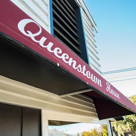 Queenstown House Bed & Breakfast And Apartments-2