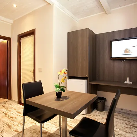 Kunesias B&B-3