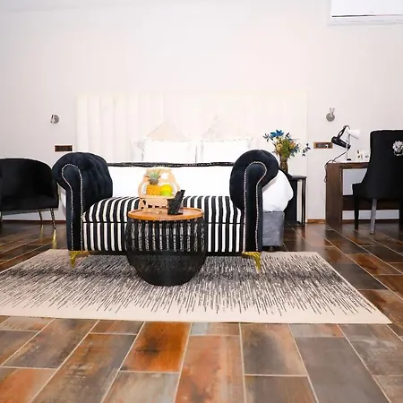 Tshiberry Bed & Breakfast-2