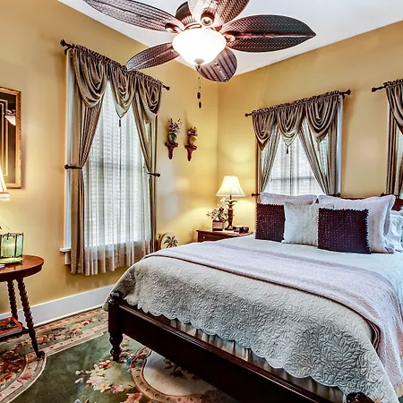 Green Palm Inn-3