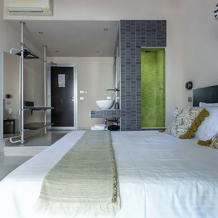 Moai Home-2