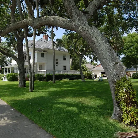 Night Swan Intracoastal Bed & Breakfast-3