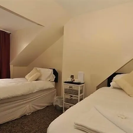 Gail'S Guest House-3