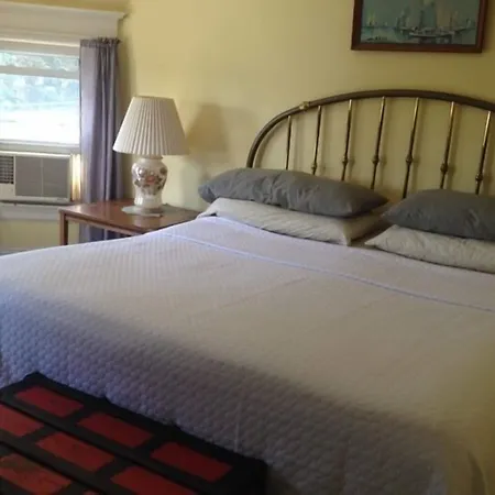 Harbor House Bed And Breakfast-3