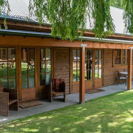 Wanaka Homestead Lodge & Cottages-3