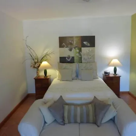 Amande Bed And Breakfast-3