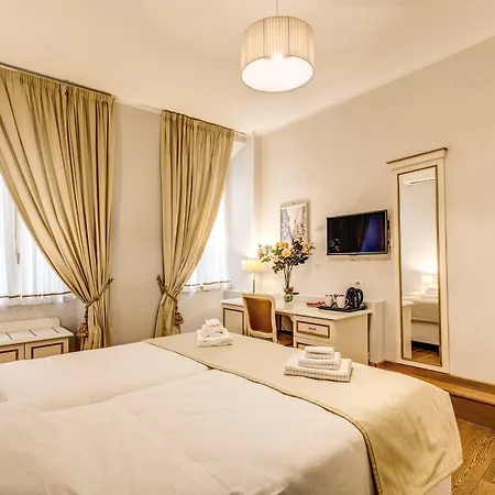 Gravina Suite Frattina-2