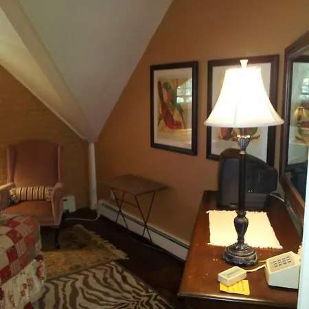 Clifford House Private Home B&B-2