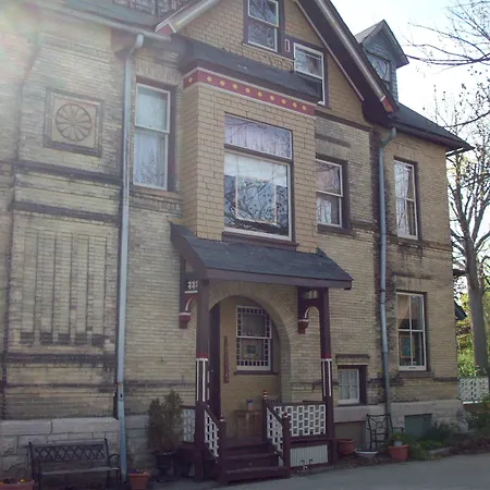Manderley Bed & Breakfast Inn-3