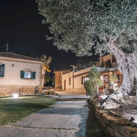 Villa La Lumia B&B Suites & Apartments-2