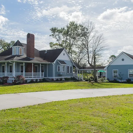 A Chateau On The Bayou Bed & Breakfast-3