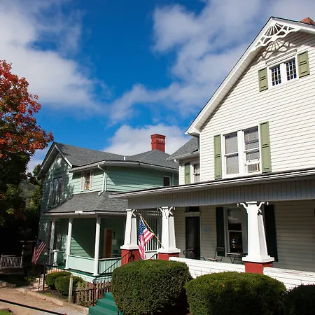 The Guest House Inn On Courthouse Square-2