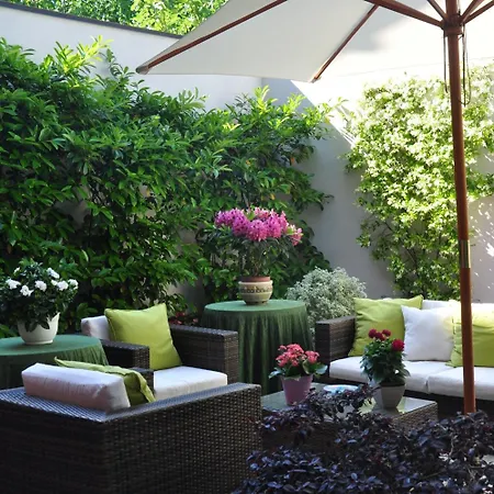 Piazza Nova Guest House-2
