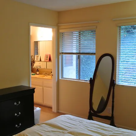 Bed And Breakfast In Hollywood Hills-3